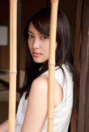 Emi Takei "Tetap Emas" [Image.tv]