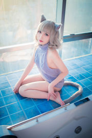 [Foto Net Red COSER] Loli Welfare Mao Mao - Sweater Backless