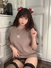 [Célébrité Internet COSER photo] La fille aux pêches est Yijiang - sous le T-shirt