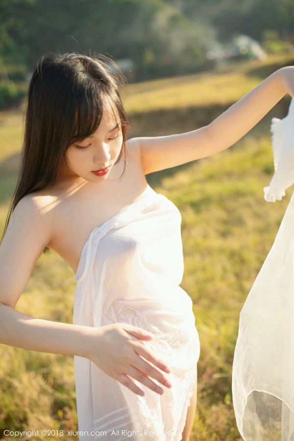 Mia Xu Weiwei "Picnic sexy con colori e profumo perfetti" [秀 人 XIUREN] No.1238
