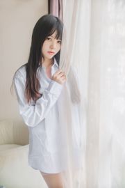 Sakura Tao Meow "Camisa Sakura Tao Branco Imatura Distribuída" [Lori COS]